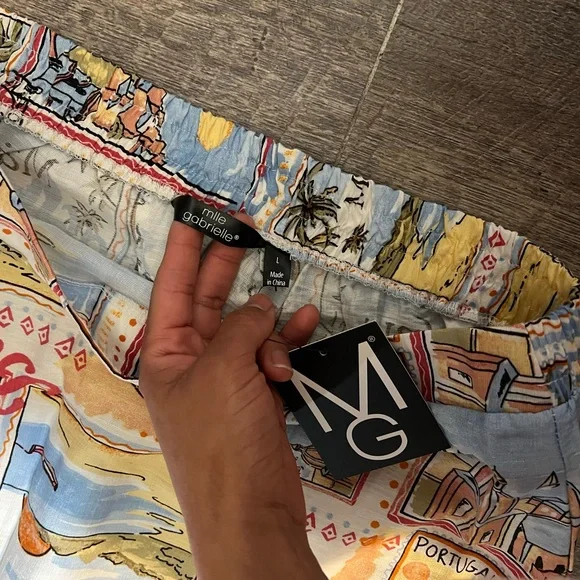 NWT Mlle Gabrielle Multicolor Postcard Print High Low Skirt - Picture 2 of 5